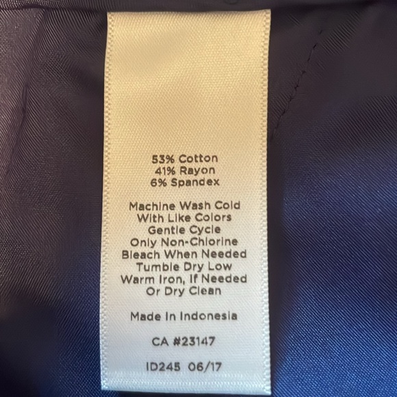 Talbots Stretch Navy Blue & White Pants Size 12P - Picture 4 of 7